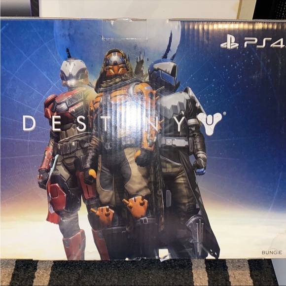 PS4 console with controllers - Picture 5 of 10